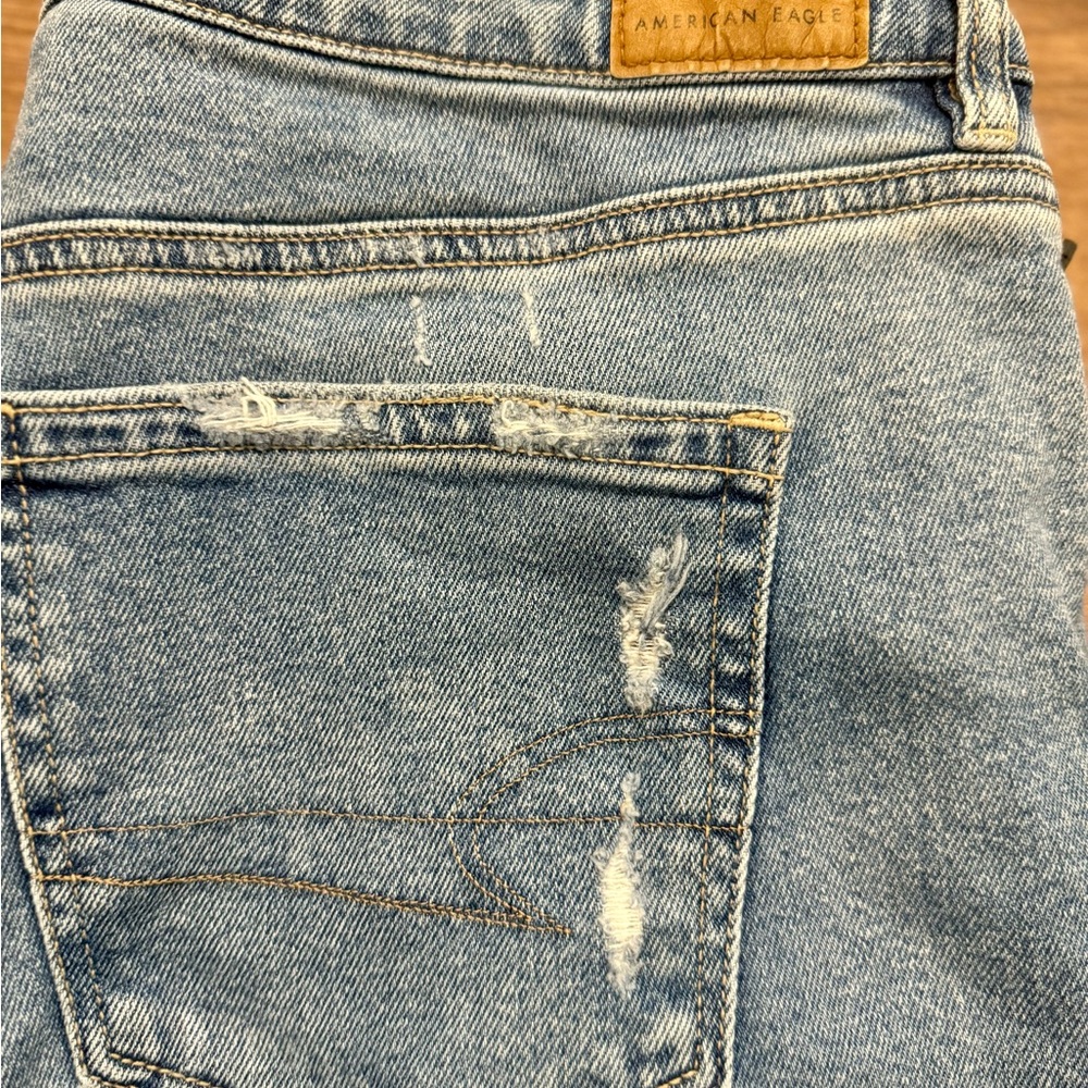 American Eagle Outfitters Light Blue Boyfriend Jeans - Picture 8 of 8